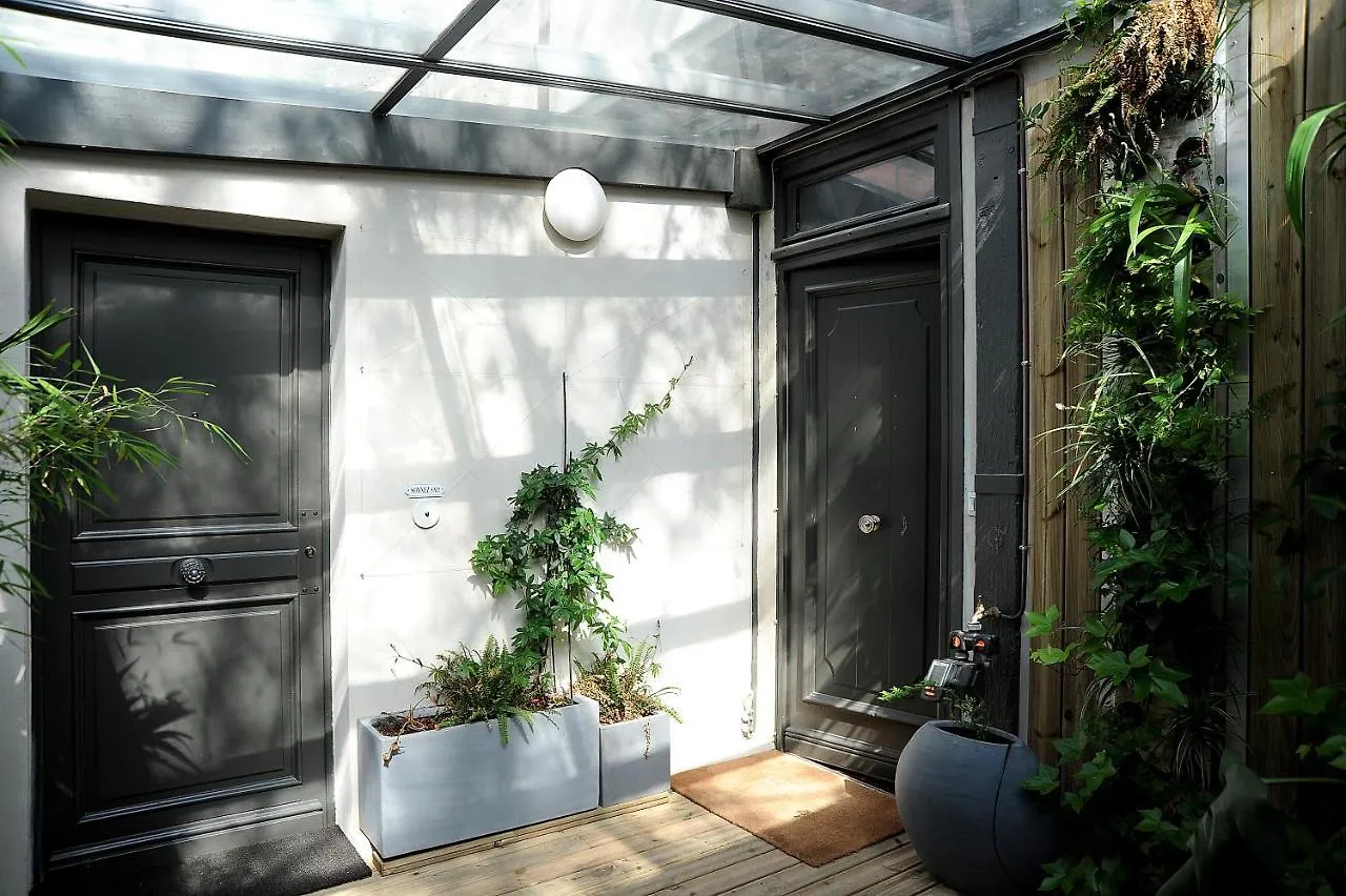 Loft Apartment - Le Marais - Rue Charlot 0*, Paris France